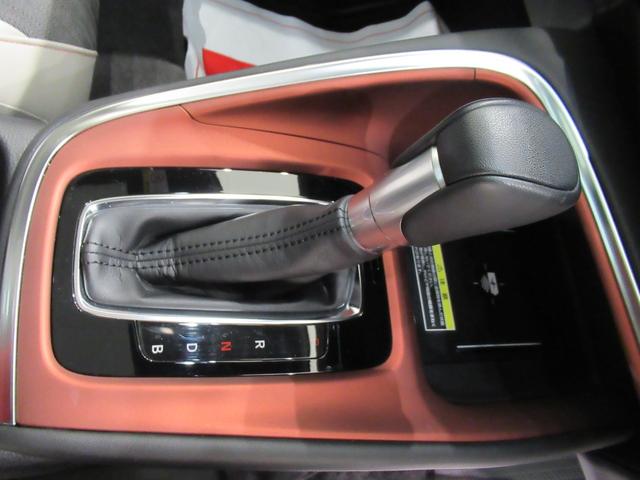 ヴェゼルｅ：ＨＥＶ　ＰＬａＹシートヒーター　オートライト　キーフリー　電動格納式ドアミラー　エアコン　パワーステアリング　パワーウィンドウ　運転席エアバッグ　ＡＢＳ　ティーゼットデオプラス（岡山県）の中古車