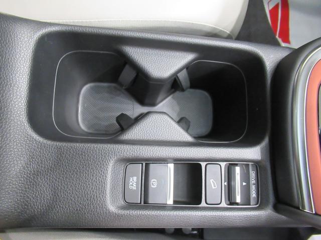 ヴェゼルｅ：ＨＥＶ　ＰＬａＹシートヒーター　オートライト　キーフリー　電動格納式ドアミラー　エアコン　パワーステアリング　パワーウィンドウ　運転席エアバッグ　ＡＢＳ　ティーゼットデオプラス（岡山県）の中古車