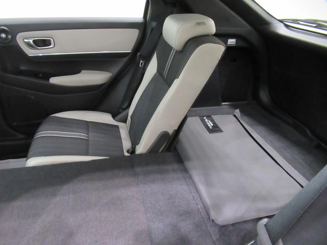 ヴェゼルｅ：ＨＥＶ　ＰＬａＹシートヒーター　オートライト　キーフリー　電動格納式ドアミラー　エアコン　パワーステアリング　パワーウィンドウ　運転席エアバッグ　ＡＢＳ　ティーゼットデオプラス（岡山県）の中古車