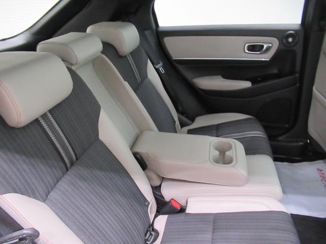 ヴェゼルｅ：ＨＥＶ　ＰＬａＹシートヒーター　オートライト　キーフリー　電動格納式ドアミラー　エアコン　パワーステアリング　パワーウィンドウ　運転席エアバッグ　ＡＢＳ　ティーゼットデオプラス（岡山県）の中古車