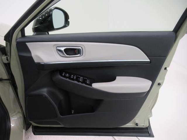 ヴェゼルｅ：ＨＥＶ　ＰＬａＹシートヒーター　オートライト　キーフリー　電動格納式ドアミラー　エアコン　パワーステアリング　パワーウィンドウ　運転席エアバッグ　ＡＢＳ　ティーゼットデオプラス（岡山県）の中古車