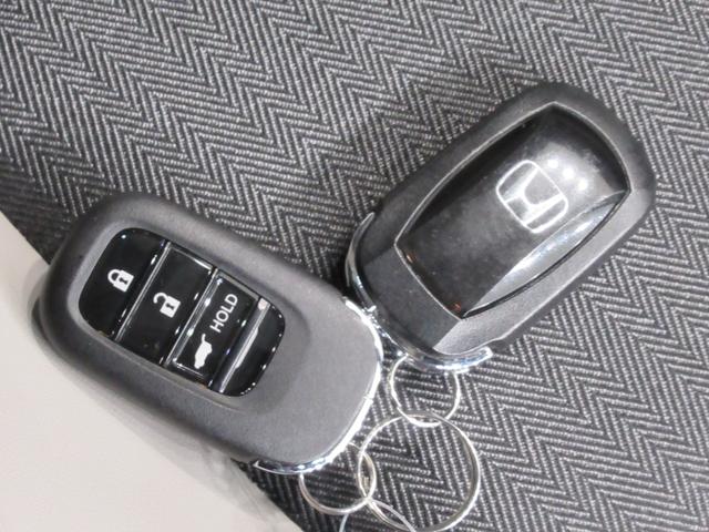 ヴェゼルｅ：ＨＥＶ　ＰＬａＹシートヒーター　オートライト　キーフリー　電動格納式ドアミラー　エアコン　パワーステアリング　パワーウィンドウ　運転席エアバッグ　ＡＢＳ　ティーゼットデオプラス（岡山県）の中古車