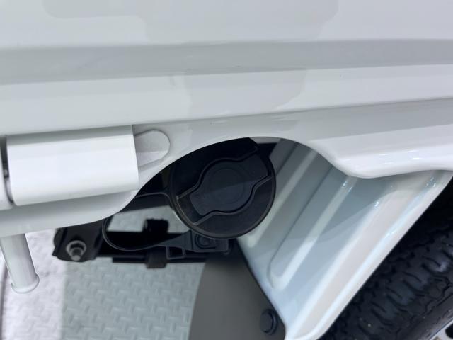 ハイゼットトラックスタンダード４ＷＤ　ＡＭ／ＦＭラジオ　オートライト　アイドリングストップ　衝突被害軽減システム　レーンアシスト　オートマチックハイビーム　ティーゼットデオプラス（岡山県）の中古車