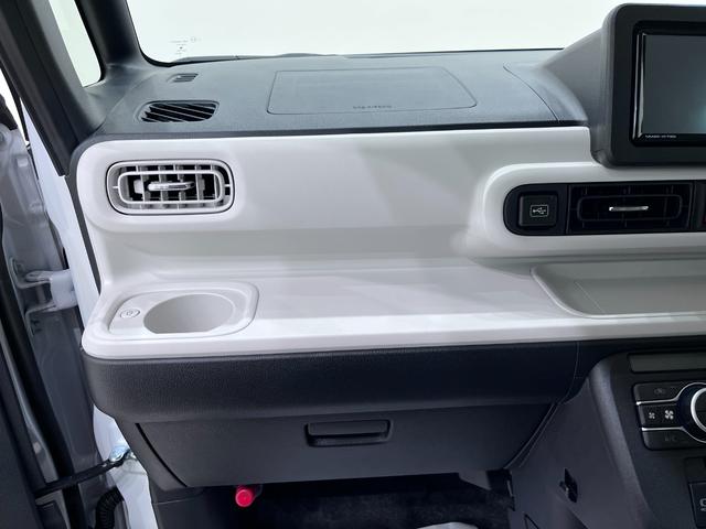 ムーヴキャンバスストライプスＧターボパノラマモニター　７インチナビ　ドライブレコーダー　両側パワースライドドア　シートヒーター　ＵＳＢ入力端子　Ｂｌｕｅｔｏｏｔｈ　ホッとカップホルダー　オートライト　キーフリー　エコアイドル非装着車（岡山県）の中古車