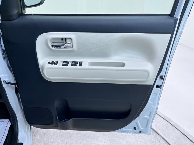 ムーヴキャンバスストライプスＧターボパノラマモニター　７インチナビ　ドライブレコーダー　両側パワースライドドア　シートヒーター　ＵＳＢ入力端子　Ｂｌｕｅｔｏｏｔｈ　ホッとカップホルダー　オートライト　キーフリー　エコアイドル非装着車（岡山県）の中古車