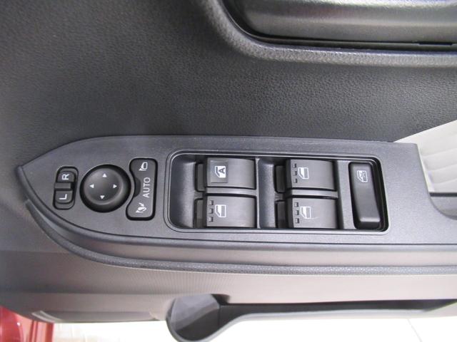 タントＸシートヒーター　左側パワースライドドア　オートライト　キーフリー　アイドリングストップ　ＣＤチューナー　ＵＳＢ入力端子　衝突被害軽減システム　レーンアシスト　オートマチックハイビーム（岡山県）の中古車