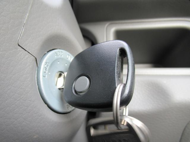 ＮＶ１００クリッパーバンＧＸＭＴ５速　両側スライドドア　オートライト　キーレスエントリー　電動格納式ドアミラー　ＵＳＢ入力端子　エアコン　パワーステアリング　パワーウィンドウ　運転席エアバッグ　ＡＢＳ　ティーゼットデオプラス（岡山県）の中古車