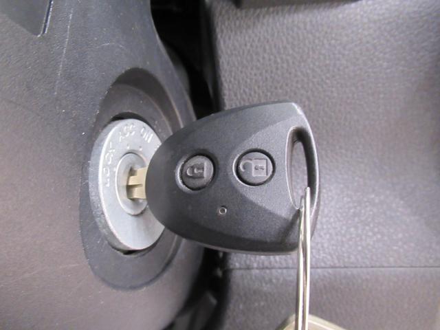 ハイゼットカーゴデラックス４ＷＤ　ＡＭ／ＦＭラジオ　両側スライドドア　オートライト　キーレスエントリー　アイドリングストップ　衝突被害軽減システム　レーンアシスト　オートマチックハイビーム　ティーゼットデオプラス（岡山県）の中古車