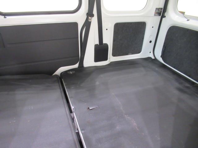 ハイゼットカーゴデラックス４ＷＤ　ＡＭ／ＦＭラジオ　両側スライドドア　オートライト　キーレスエントリー　アイドリングストップ　衝突被害軽減システム　レーンアシスト　オートマチックハイビーム　ティーゼットデオプラス（岡山県）の中古車