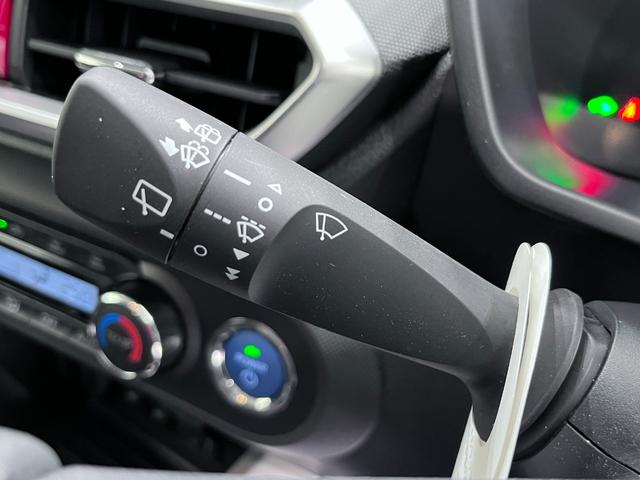 ロッキープレミアムＧ　ＨＥＶシートヒーター　オートライト　キーフリー　パノラマモニター　ディスプレイオーディオ　ＵＳＢ入力端子　Ｂｌｕｅｔｏｏｔｈ　衝突被害軽減システム　レーンアシスト　オートマチックハイビーム（岡山県）の中古車