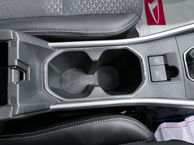 ロッキープレミアムＧ　ＨＥＶシートヒーター　オートライト　キーフリー　パノラマモニター　ディスプレイオーディオ　ＵＳＢ入力端子　Ｂｌｕｅｔｏｏｔｈ　衝突被害軽減システム　レーンアシスト　オートマチックハイビーム（岡山県）の中古車