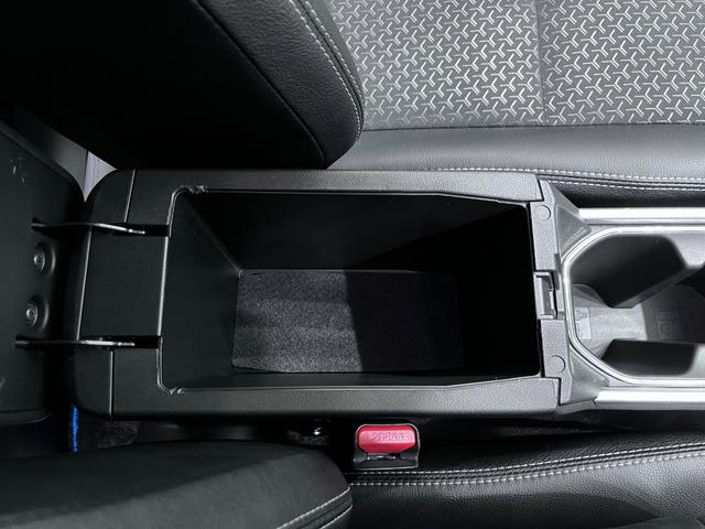 ロッキープレミアムＧ　ＨＥＶシートヒーター　オートライト　キーフリー　パノラマモニター　ディスプレイオーディオ　ＵＳＢ入力端子　Ｂｌｕｅｔｏｏｔｈ　衝突被害軽減システム　レーンアシスト　オートマチックハイビーム（岡山県）の中古車