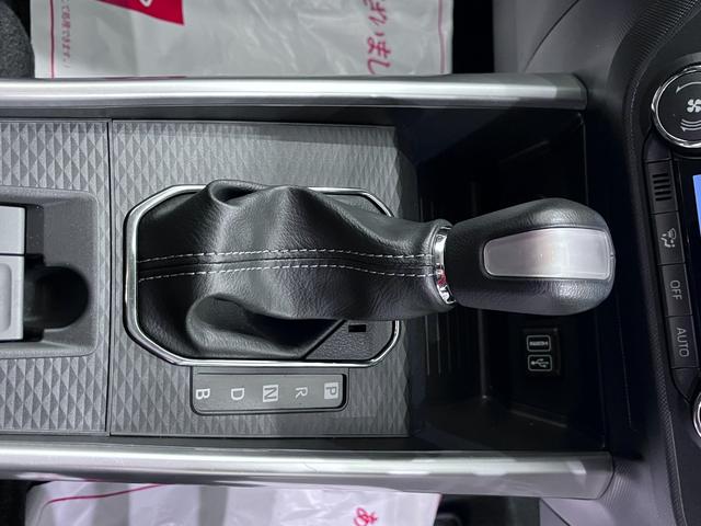 ロッキープレミアムG HEVシートヒーター オートライト キーフリー パノラマモニター ナビ ドライブレコーダー USB入力端子 Bluetooth 衝突被害軽減システム レーンアシスト オートマチックハイビーム(岡山県)の中古車