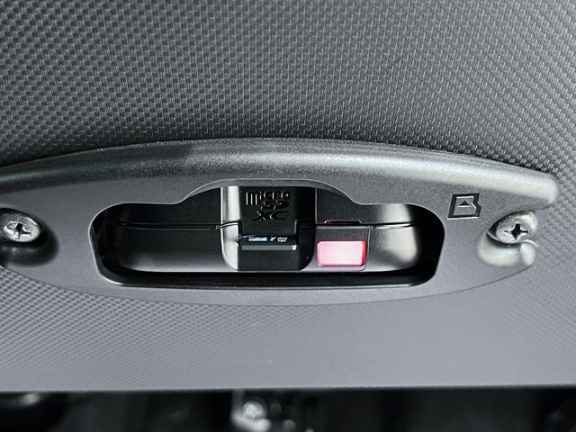 ロッキープレミアムG HEVシートヒーター オートライト キーフリー パノラマモニター ナビ ドライブレコーダー USB入力端子 Bluetooth 衝突被害軽減システム レーンアシスト オートマチックハイビーム(岡山県)の中古車