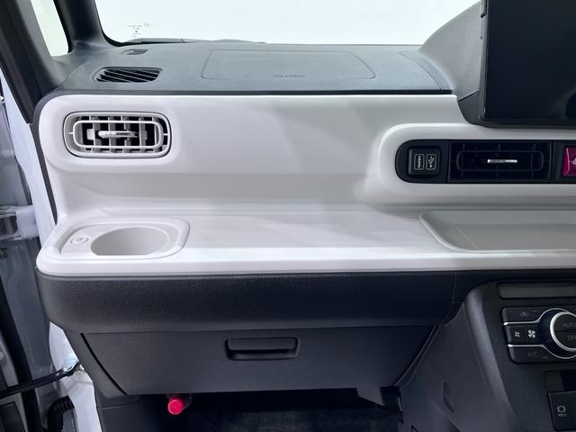 ムーヴキャンバスストライプスＧバックモニター　１０インチナビ　両側パワースライドドア　シートヒーター　ＵＳＢ入力端子　Ｂｌｕｅｔｏｏｔｈ　ホッとカップホルダー　オートライト　キーフリー　アイドリングストップ　ティーゼットデオプラス（岡山県）の中古車