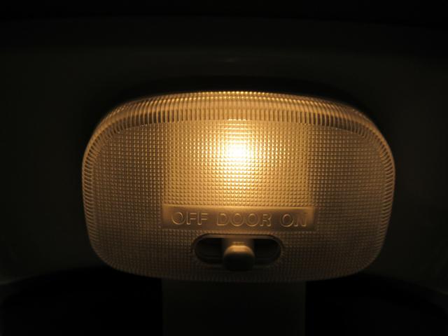 ハイゼットトラックスタンダード　農用スペシャル４ＷＤ　ＭＴ５速　荷台作業灯　ＡＭ／ＦＭラジオ　オートライト　アイドリングストップ　衝突被害軽減システム　レーンアシスト　オートマチックハイビーム　ティーゼットデオプラス（岡山県）の中古車