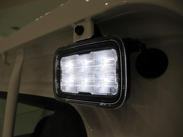 ハイゼットトラックスタンダード　農用スペシャル４ＷＤ　ＭＴ５速　荷台作業灯　ＡＭ／ＦＭラジオ　オートライト　アイドリングストップ　衝突被害軽減システム　レーンアシスト　オートマチックハイビーム　ティーゼットデオプラス（岡山県）の中古車