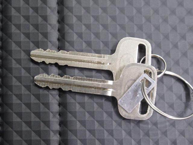 ハイゼットトラックスタンダード　農用スペシャル４ＷＤ　ＭＴ５速　荷台作業灯　ＡＭ／ＦＭラジオ　オートライト　アイドリングストップ　衝突被害軽減システム　レーンアシスト　オートマチックハイビーム　ティーゼットデオプラス（岡山県）の中古車