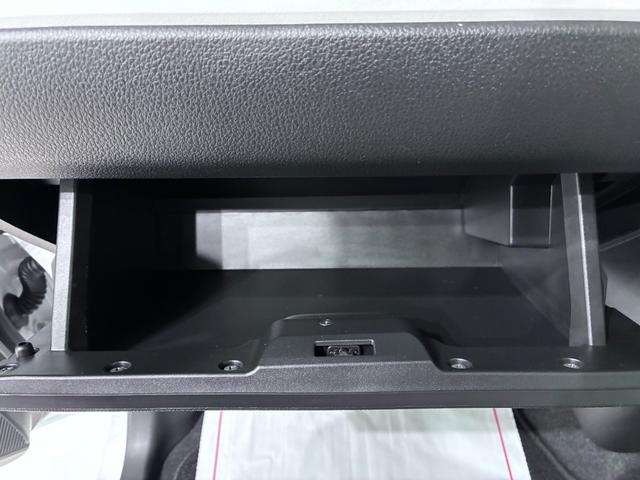 ムーヴキャンバスストライプスＧバックモニター　１０インチナビ　両側パワースライドドア　シートヒーター　ＵＳＢ入力端子　Ｂｌｕｅｔｏｏｔｈ　ホッとカップホルダー　オートライト　キーフリー　アイドリングストップ　ティーゼットデオプラス（岡山県）の中古車