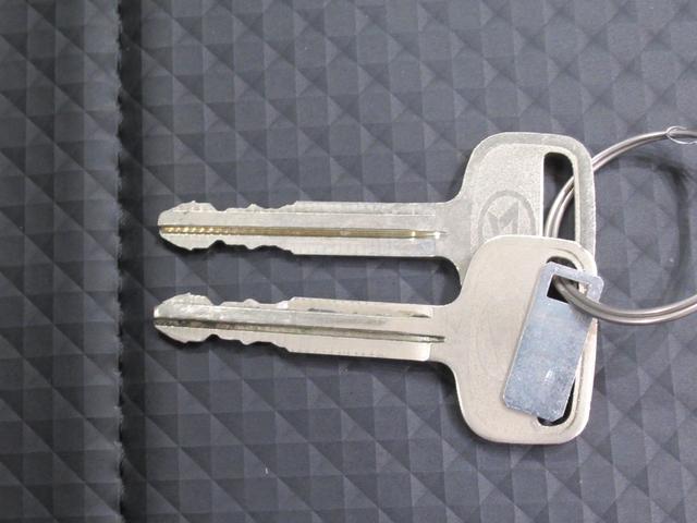 ハイゼットトラックスタンダード　農用スペシャル４ＷＤ　ＭＴ５速　荷台作業灯　ＡＭ／ＦＭラジオ　オートライト　アイドリングストップ　衝突被害軽減システム　レーンアシスト　オートマチックハイビーム　ティーゼットデオプラス（岡山県）の中古車