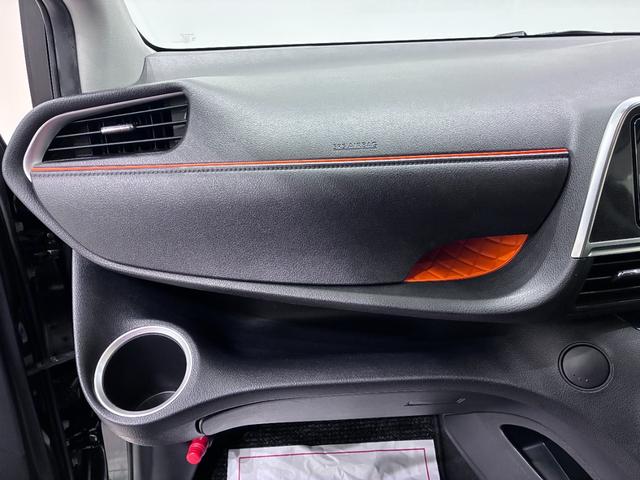 シエンタハイブリッドＧシートヒーター　両側パワースライドドア　オートライト　キーフリー　エアコン　パワーステアリング　パワーウィンドウ　運転席エアバッグ　ＡＢＳ　ティーゼットデオプラス（岡山県）の中古車