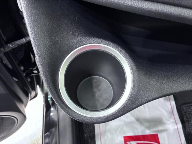 シエンタハイブリッドＧシートヒーター　両側パワースライドドア　オートライト　キーフリー　エアコン　パワーステアリング　パワーウィンドウ　運転席エアバッグ　ＡＢＳ　ティーゼットデオプラス（岡山県）の中古車