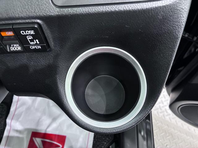 シエンタハイブリッドＧシートヒーター　両側パワースライドドア　オートライト　キーフリー　エアコン　パワーステアリング　パワーウィンドウ　運転席エアバッグ　ＡＢＳ　ティーゼットデオプラス（岡山県）の中古車