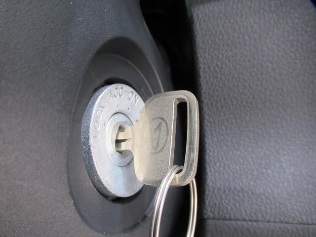 ハイゼットカーゴデッキバンＬＭＴ５速　両側スライドドア　オートライト　アイドリングストップ　ＣＤチューナー　衝突被害軽減システム　レーンアシスト　オートマチックハイビーム　ティーゼットデオプラス（岡山県）の中古車