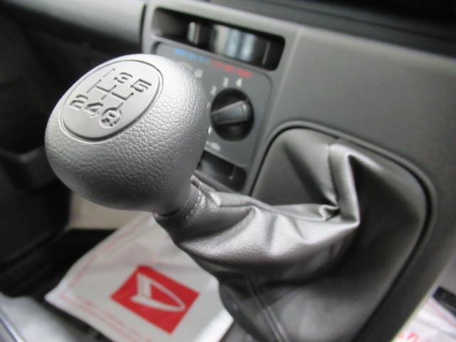 ハイゼットカーゴデッキバンＬＭＴ５速　両側スライドドア　オートライト　アイドリングストップ　ＣＤチューナー　衝突被害軽減システム　レーンアシスト　オートマチックハイビーム　ティーゼットデオプラス（岡山県）の中古車