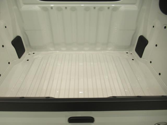 ハイゼットカーゴデッキバンＬＭＴ５速　両側スライドドア　オートライト　アイドリングストップ　ＣＤチューナー　衝突被害軽減システム　レーンアシスト　オートマチックハイビーム　ティーゼットデオプラス（岡山県）の中古車