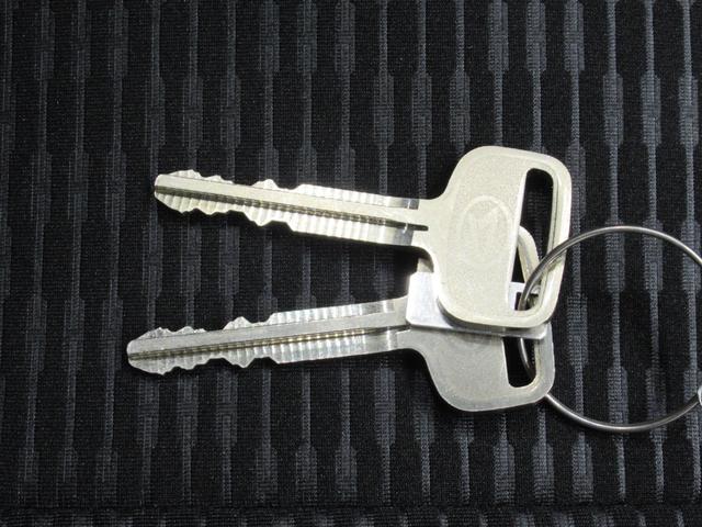 ハイゼットカーゴデッキバンＬＭＴ５速　両側スライドドア　オートライト　アイドリングストップ　ＣＤチューナー　衝突被害軽減システム　レーンアシスト　オートマチックハイビーム　ティーゼットデオプラス（岡山県）の中古車