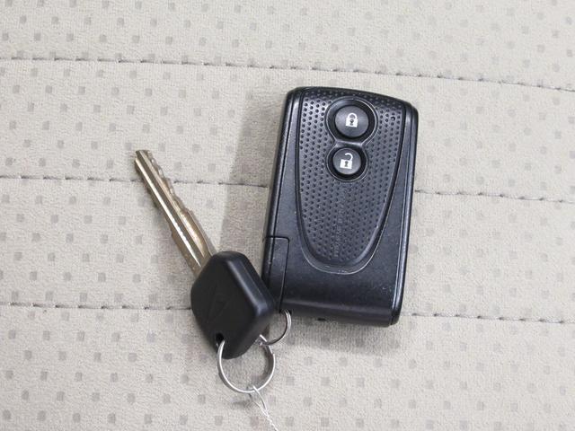 ミラココアココアプラスＸキーフリー　アイドリングストップ　電動格納式ドアミラー　エアコン　パワーステアリング　パワーウィンドウ　運転席エアバッグ　ＡＢＳ　ティーゼットデオプラス（岡山県）の中古車