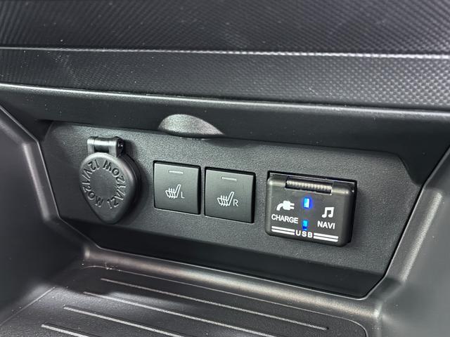 ロッキープレミアムG HEVシートヒーター オートライト キーフリー パノラマモニター ナビ ドライブレコーダー USB入力端子 Bluetooth 衝突被害軽減システム レーンアシスト オートマチックハイビーム(岡山県)の中古車