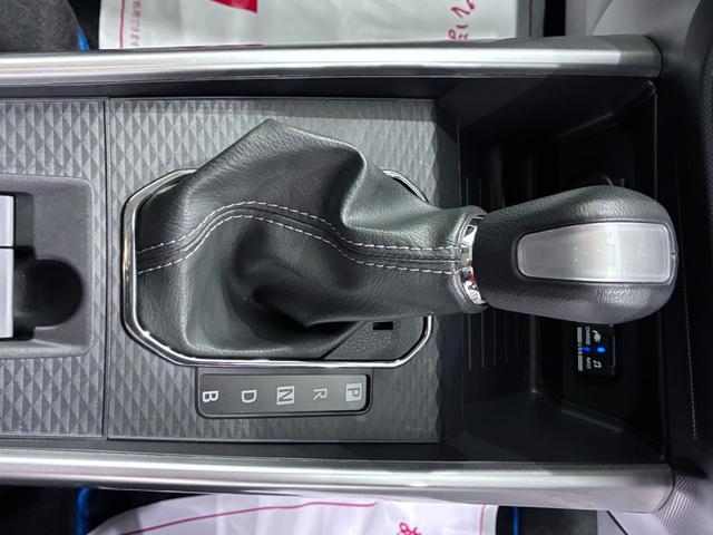 ロッキープレミアムG HEVシートヒーター オートライト キーフリー パノラマモニター ナビ ドライブレコーダー USB入力端子 Bluetooth 衝突被害軽減システム レーンアシスト オートマチックハイビーム(岡山県)の中古車