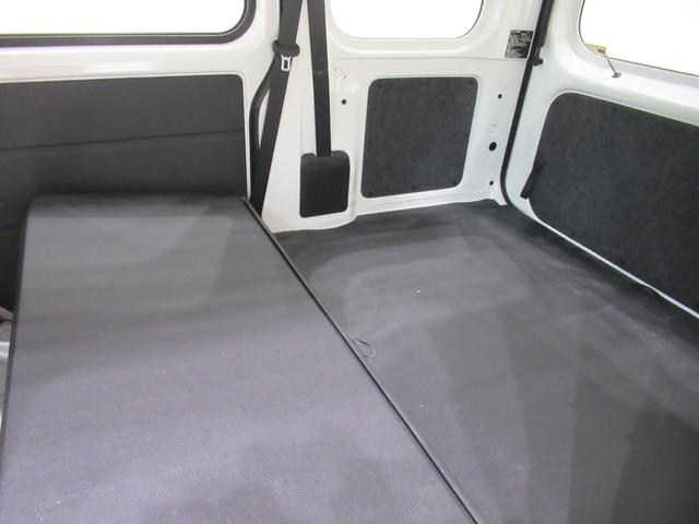 ハイゼットカーゴデラックスＡＭ／ＦＭラジオ　両側スライドドア　オートライト　キーレスエントリー　アイドリングストップ　衝突被害軽減システム　レーンアシスト　オートマチックハイビーム　ティーゼットデオプラス（岡山県）の中古車