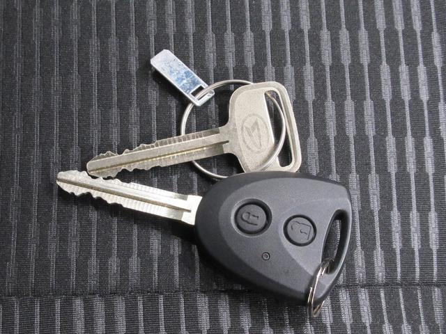 ハイゼットカーゴデラックスＡＭ／ＦＭラジオ　両側スライドドア　オートライト　キーレスエントリー　アイドリングストップ　衝突被害軽減システム　レーンアシスト　オートマチックハイビーム　ティーゼットデオプラス（岡山県）の中古車