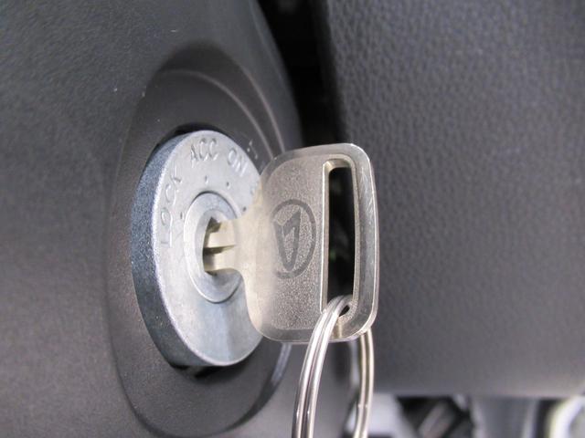 ハイゼットトラックスタンダードＡＭ／ＦＭラジオ　オートライト　アイドリングストップ　衝突被害軽減システム　レーンアシスト　オートマチックハイビーム　ティーゼットデオプラス（岡山県）の中古車