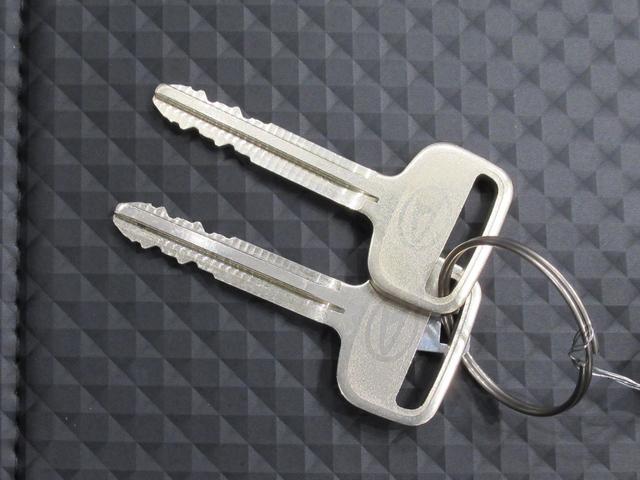 ハイゼットトラックスタンダードＡＭ／ＦＭラジオ　オートライト　アイドリングストップ　衝突被害軽減システム　レーンアシスト　オートマチックハイビーム　ティーゼットデオプラス（岡山県）の中古車