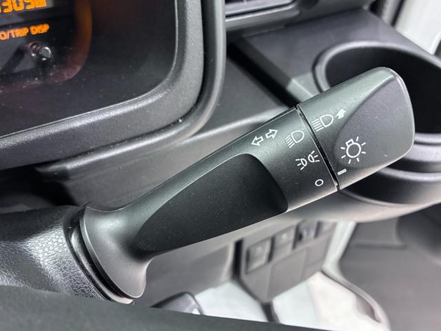 ハイゼットカーゴデラックス　ＳＡ３両側スライドドア　キーレスエントリー　アイドリングストップ　ＡＭ／ＦＭラジオ　衝突被害軽減システム　レーンアシスト　オートマチックハイビーム　ティーゼットデオプラス（岡山県）の中古車