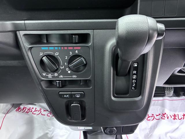 ハイゼットカーゴデラックス　ＳＡ３両側スライドドア　キーレスエントリー　アイドリングストップ　ＡＭ／ＦＭラジオ　衝突被害軽減システム　レーンアシスト　オートマチックハイビーム　ティーゼットデオプラス（岡山県）の中古車