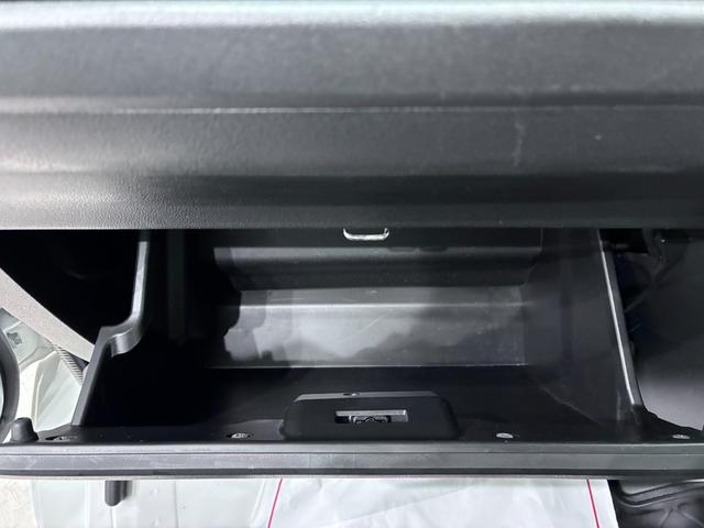 ハイゼットカーゴデラックス　ＳＡ３両側スライドドア　キーレスエントリー　アイドリングストップ　ＡＭ／ＦＭラジオ　衝突被害軽減システム　レーンアシスト　オートマチックハイビーム　ティーゼットデオプラス（岡山県）の中古車