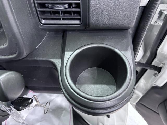 ハイゼットカーゴデラックス　ＳＡ３両側スライドドア　キーレスエントリー　アイドリングストップ　ＡＭ／ＦＭラジオ　衝突被害軽減システム　レーンアシスト　オートマチックハイビーム　ティーゼットデオプラス（岡山県）の中古車