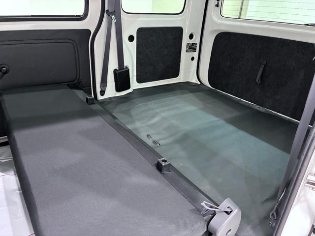 ハイゼットカーゴデラックス　ＳＡ３両側スライドドア　キーレスエントリー　アイドリングストップ　ＡＭ／ＦＭラジオ　衝突被害軽減システム　レーンアシスト　オートマチックハイビーム　ティーゼットデオプラス（岡山県）の中古車