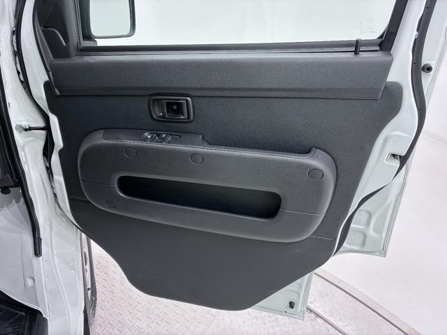 ハイゼットカーゴデラックス　ＳＡ３両側スライドドア　キーレスエントリー　アイドリングストップ　ＡＭ／ＦＭラジオ　衝突被害軽減システム　レーンアシスト　オートマチックハイビーム　ティーゼットデオプラス（岡山県）の中古車