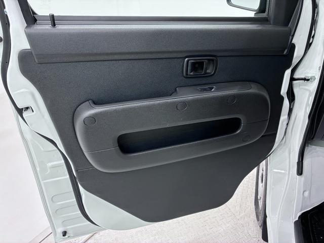 ハイゼットカーゴデラックス　ＳＡ３両側スライドドア　キーレスエントリー　アイドリングストップ　ＡＭ／ＦＭラジオ　衝突被害軽減システム　レーンアシスト　オートマチックハイビーム　ティーゼットデオプラス（岡山県）の中古車
