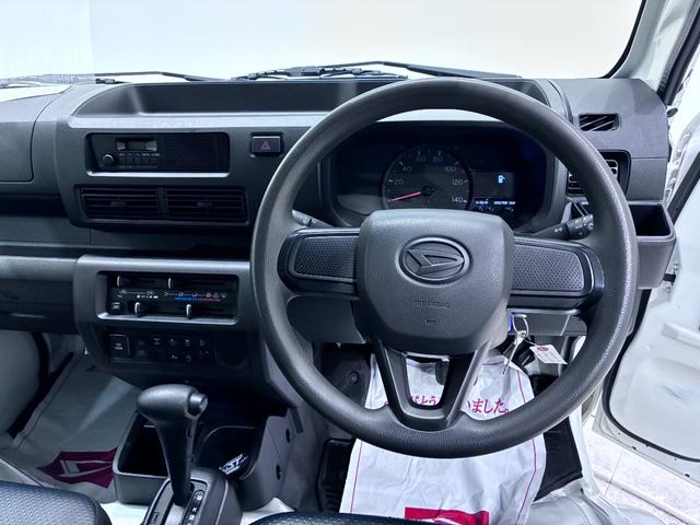 ハイゼットトラックスタンダード　農用スペシャル４ＷＤ　荷台作業灯　ＡＭ／ＦＭラジオ　オートライト　アイドリングストップ　衝突被害軽減システム　レーンアシスト　オートマチックハイビーム　ティーゼットデオプラス（岡山県）の中古車