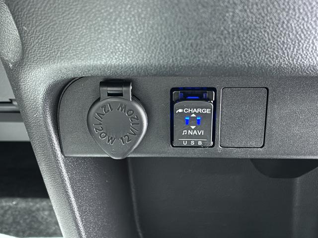 ムーヴキャンバスＧメイクアップリミテッド　ＳＡ３両側パワースライドドア　オートライト　キーフリー　アイドリングストップ　パノラマモニター　ナビ　ドライブレコーダー　ＵＳＢ入力端子　Ｂｌｕｅｔｏｏｔｈ　ティーゼットデオプラス（岡山県）の中古車