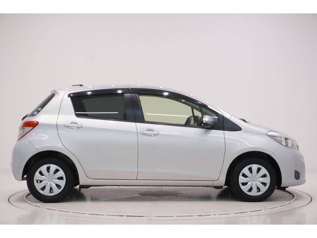 ヴィッツＦオートライト　キーフリー　アイドリングストップ　電動格納式ドアミラー　エアコン　パワーステアリング　パワーウィンドウ　運転席エアバッグ　ＡＢＳ　ティーゼットデオプラス（岡山県）の中古車