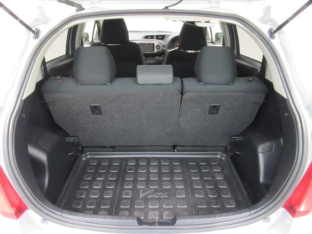 ヴィッツＦオートライト　キーフリー　アイドリングストップ　電動格納式ドアミラー　エアコン　パワーステアリング　パワーウィンドウ　運転席エアバッグ　ＡＢＳ　ティーゼットデオプラス（岡山県）の中古車