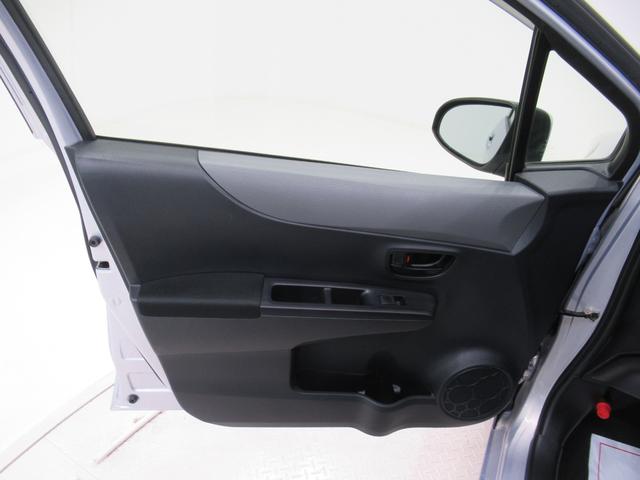 ヴィッツＦオートライト　キーフリー　アイドリングストップ　電動格納式ドアミラー　エアコン　パワーステアリング　パワーウィンドウ　運転席エアバッグ　ＡＢＳ　ティーゼットデオプラス（岡山県）の中古車